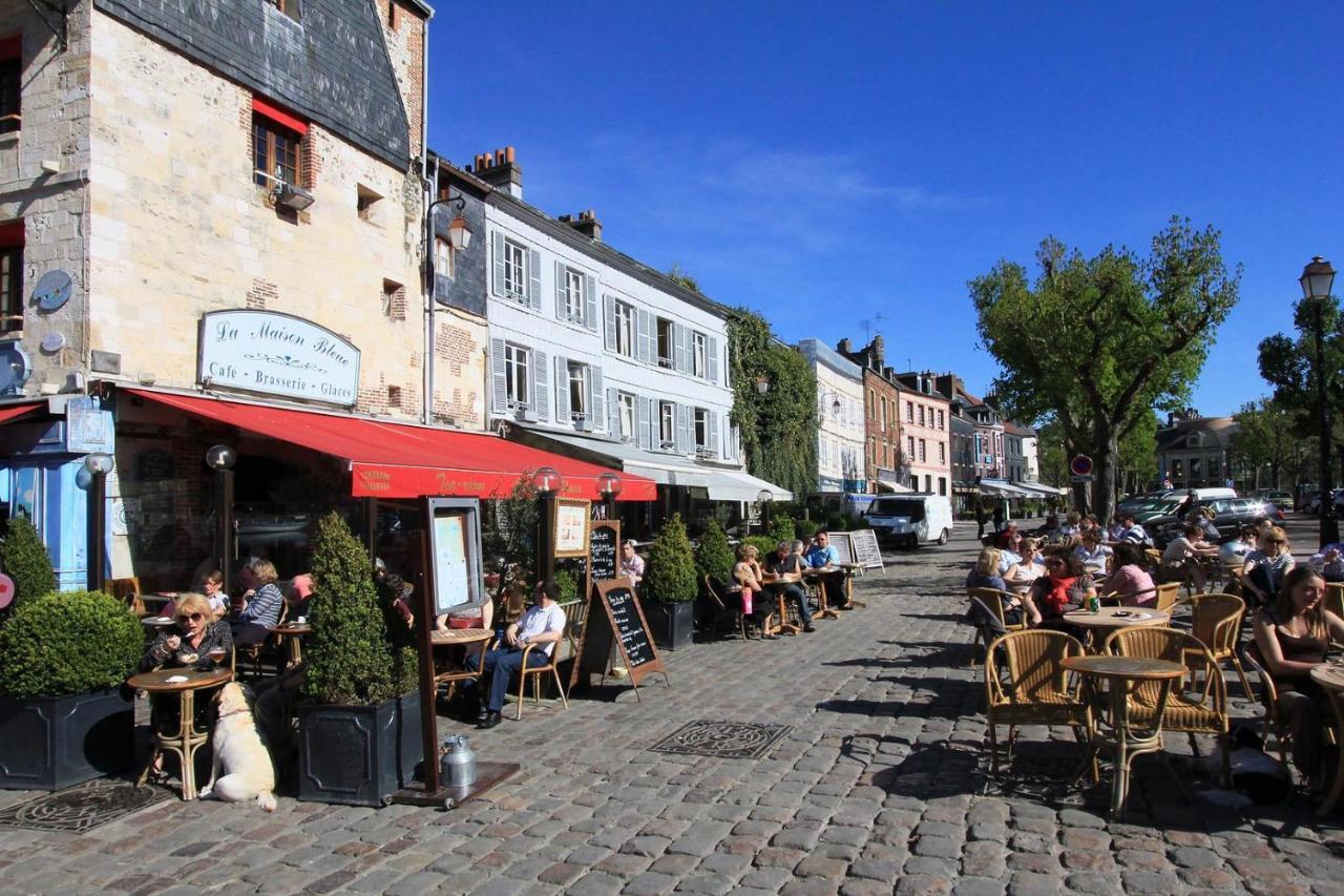 Le Patio / Les Suites Romantiques Du Grenier A Sel Honfleur Exterior photo